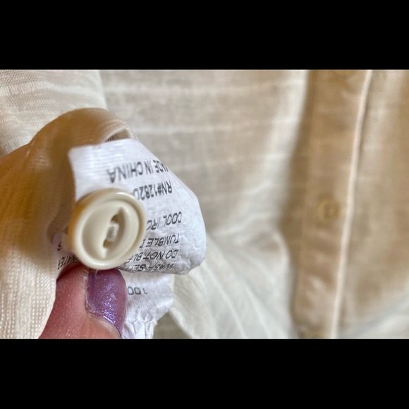 Romy Sheer Cream Blouse- Button Up Back Size Small - Picture 5 of 6